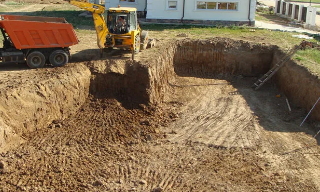 Рытье котлованов под фундамент в Нерюнгри – цена от 2597 руб. за м3 | 2Землекопа-Нрю